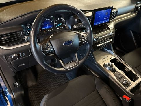 Used 2020 Ford Explorer XLT w/ Class III Trailer Tow Package image 11