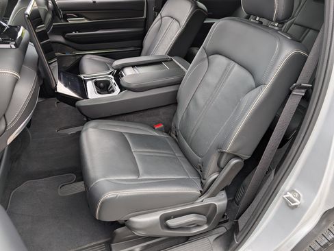 Used 2025 Jeep Grand Wagoneer Series II Obsidian w/ Quick Order Packagew 28T AWD/4WD image 18