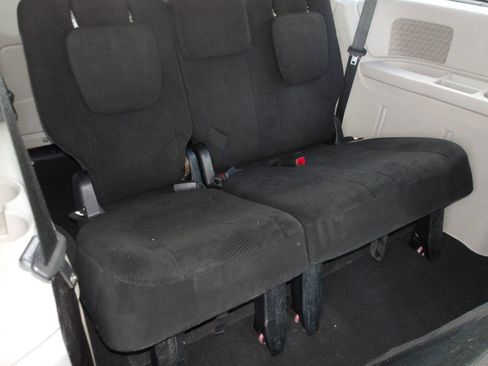 Used 2012 Dodge Grand Caravan SXT image 23