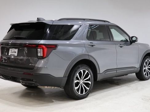 Used 2025 Ford Explorer ST-Line AWD/4WD image 7