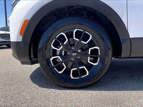 Certified 2024 Hyundai Santa Cruz SEL image 8