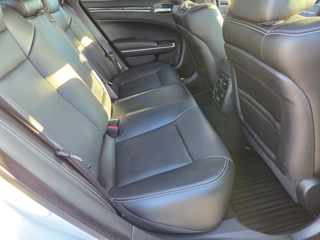 Used 2023 Chrysler 300 S w/ Comfort Group RWD image 19