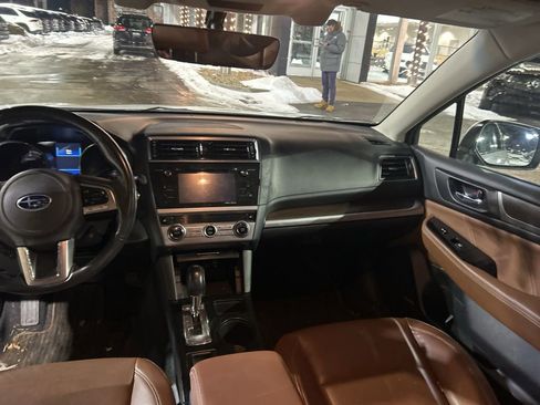 Used 2017 Subaru Outback 3.6R Touring image 9