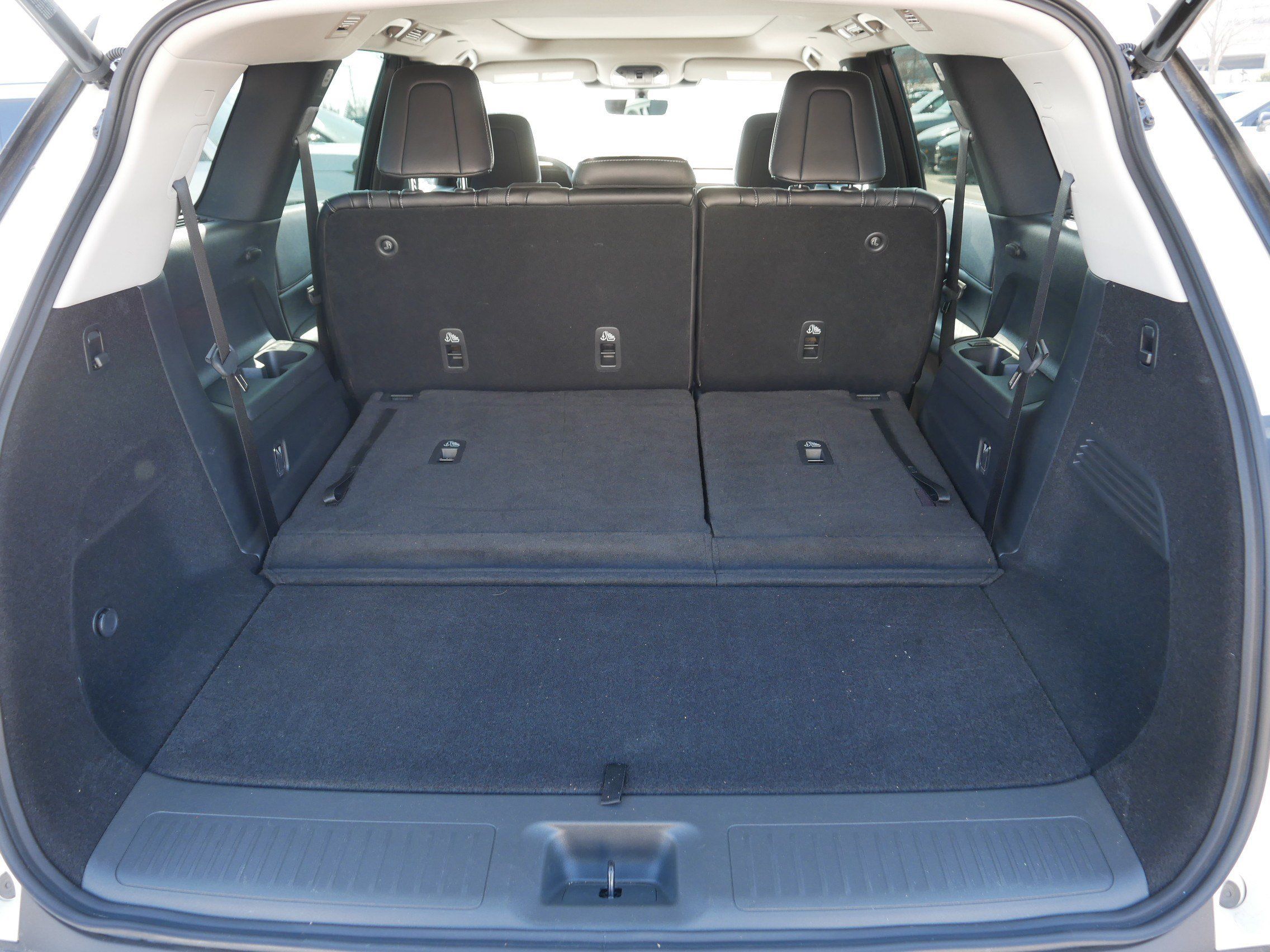Certified 2025 INFINITI QX60 Luxe w/ Cargo Package AWD/4WD image 18