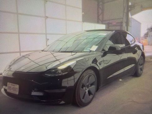 Used 2022 Tesla Model 3 Long Range AWD/4WD image 2