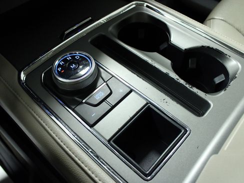 Used 2020 Ford Expedition XLT w/ Equipment Group 202A image 24