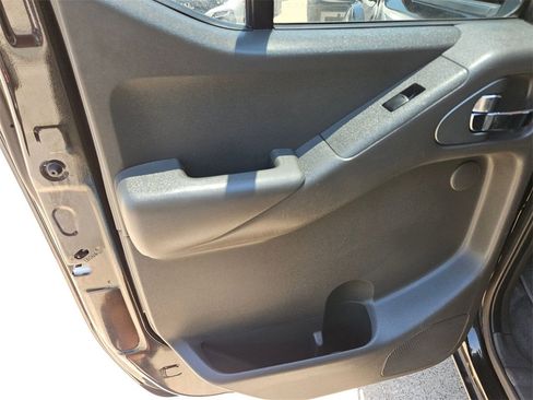 Used 2021 Nissan Frontier PRO-4X w/ Pro-4x Utility Package image 13