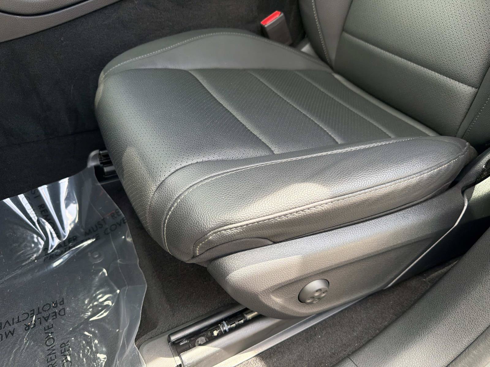 Certified 2025 Mercedes-Benz GLE 450 4MATIC w/ Winter Package image 18