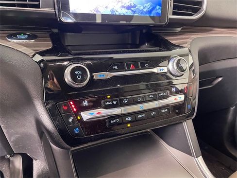 Used 2021 Ford Explorer Limited w/ Equipment Group 301A image 8