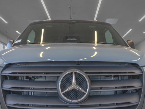 Used 2025 Mercedes-Benz Sprinter 2500 image 23