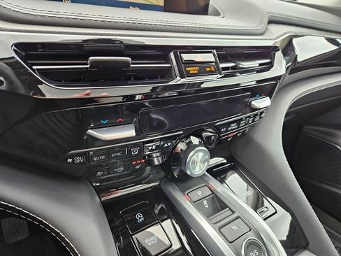 Used 2023 Acura MDX SH-AWD w/ Advance Package image 30