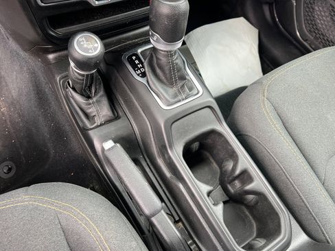 Used 2024 Jeep Gladiator Sport image 23