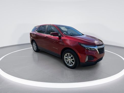 Used 2023 Chevrolet Equinox LT FWD image 2