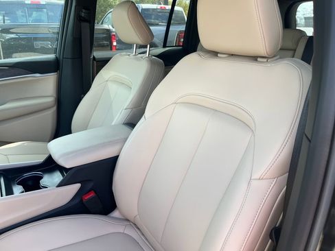 New 2025 Jeep Grand Cherokee Limited image 11