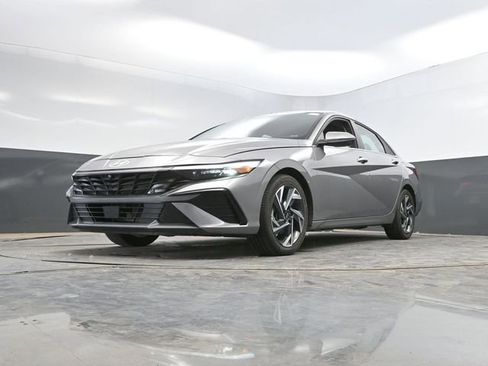 Used 2024 Hyundai Elantra Limited FWD image 50