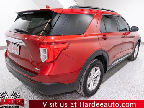 Used 2020 Ford Explorer XLT w/ Comfort Package image 5