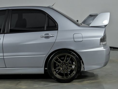 Used 2006 Mitsubishi Lancer Evolution AWD/4WD image 9