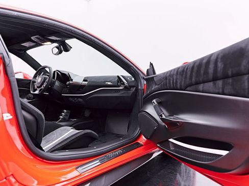 Used 2020 Ferrari 488 Pista Coupe RWD image 56