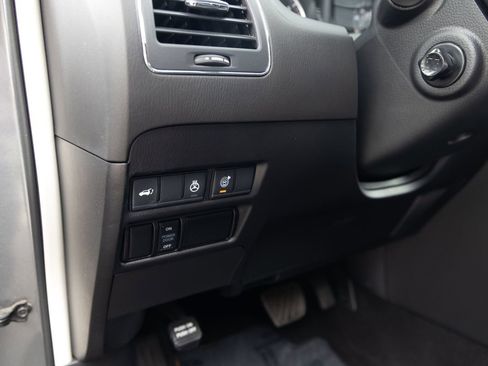 Used 2023 Nissan Armada SL w/ Captain's Chairs Package AWD/4WD image 13