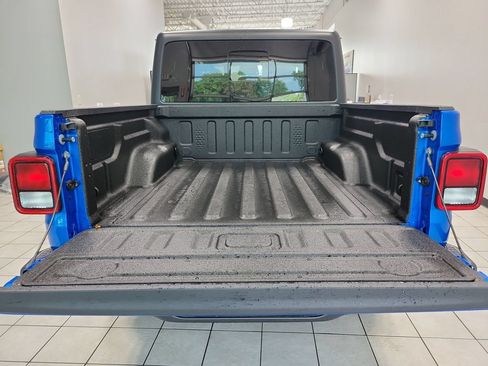 New 2026 Jeep Gladiator Sport AWD/4WD image 8