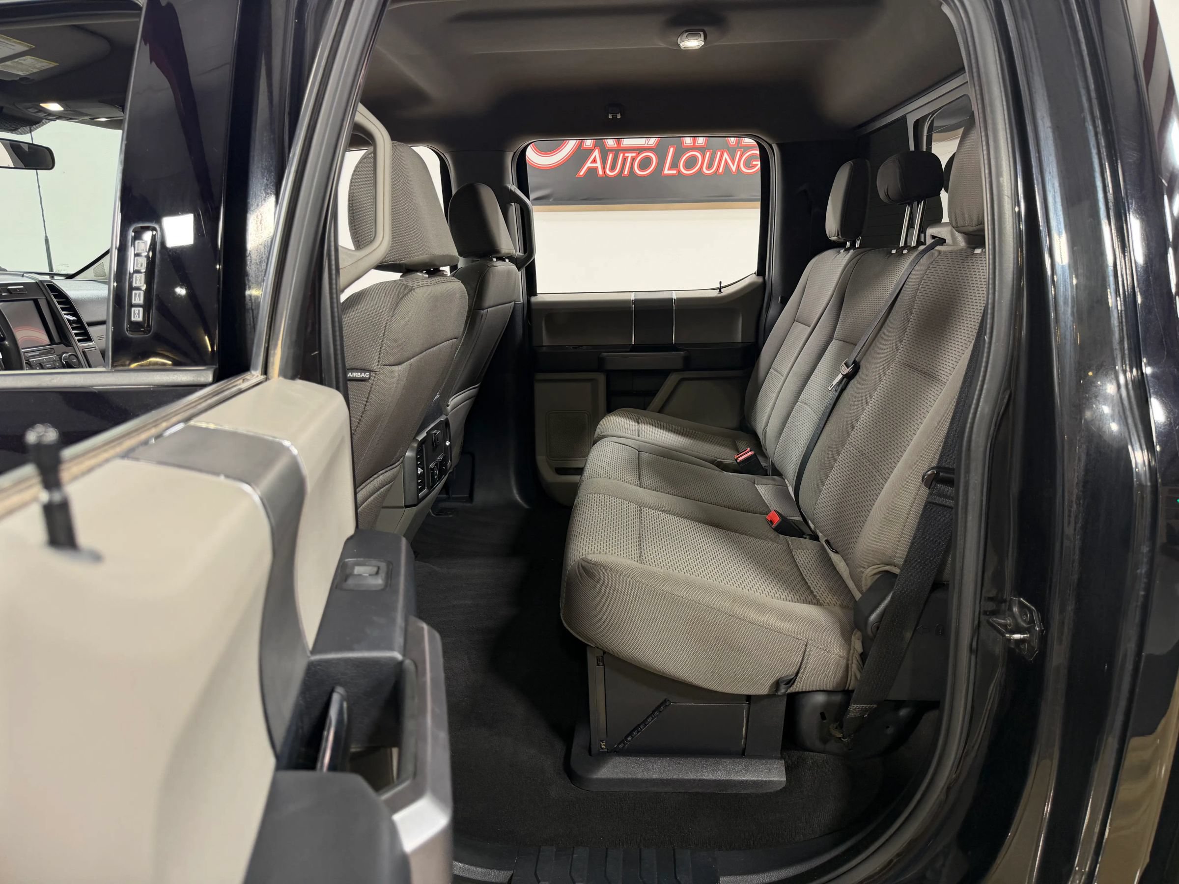 Used 2022 Ford F250 XLT w/ Black Appearance Package AWD/4WD image 17
