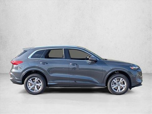 Certified 2025 Audi Q5 Premium w/ Convenience Package AWD/4WD image 4