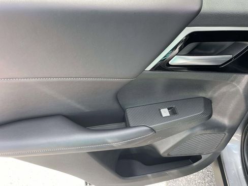 Used 2024 Mitsubishi Outlander SE FWD image 11