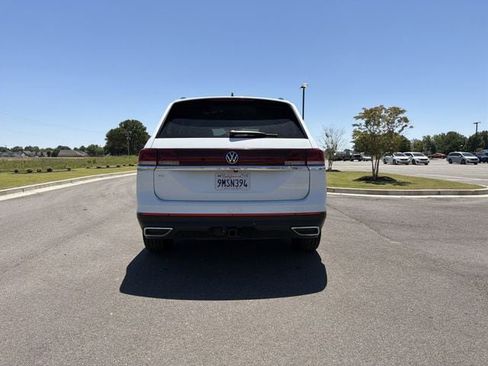 Used 2024 Volkswagen Atlas SE FWD image 4