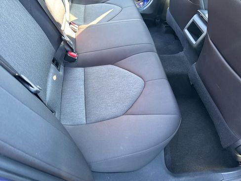 Used 2018 Toyota Camry LE image 39