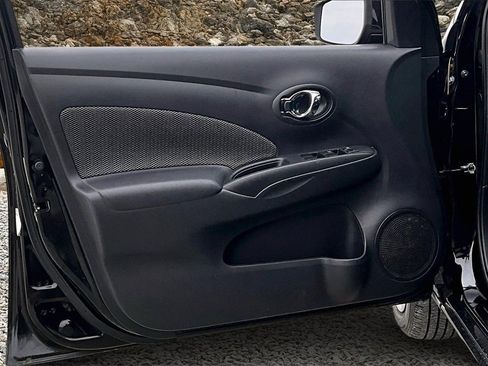 Used 2019 Nissan Versa SV image 21