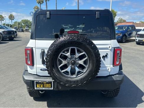 New 2025 Ford Bronco Badlands image 5