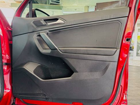 Used 2019 Volkswagen Tiguan SE w/ Panoramic Sunroof Package FWD image 35