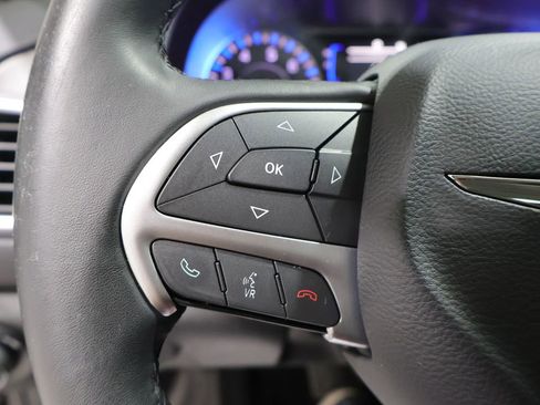 Used 2015 Chrysler 200 Limited w/ Convenience Group FWD image 35