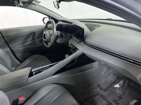 Used 2023 Hyundai Elantra SEL w/ Convenience Package FWD image 28