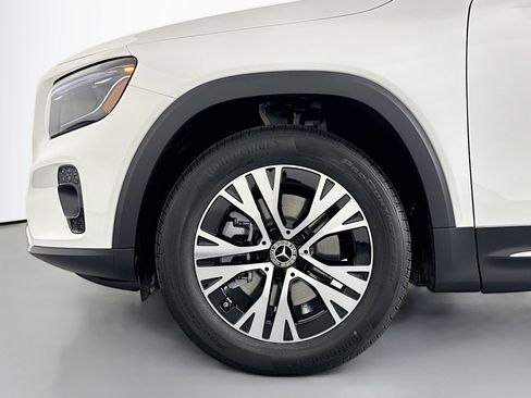 New 2026 Mercedes-Benz GLB 250 image 9