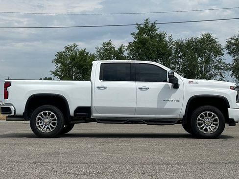 Used 2025 Chevrolet Silverado 3500 LTZ w/ Z71 Chrome Sport Edition AWD/4WD image 8