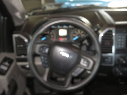 Used 2018 Ford F150 XLT AWD/4WD image 36