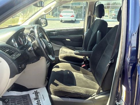 Used 2016 Dodge Grand Caravan American Value Package w/ UConnect Hands-Free Group image 10