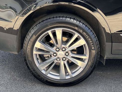 Used 2025 Cadillac XT5 Premium Luxury w/ Technology Package AWD/4WD image 9