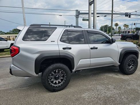 Used 2025 Toyota 4Runner SR5 AWD/4WD image 6