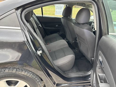 Used 2016 Chevrolet Cruze LT image 18