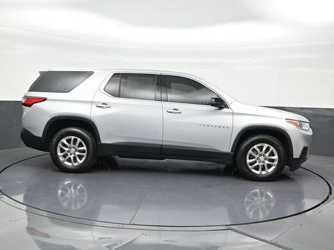Used 2021 Chevrolet Traverse LS image 7