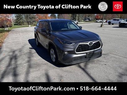 Used 2021 Toyota Highlander LE