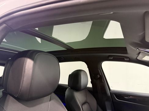 Used 2022 Porsche Cayenne image 59