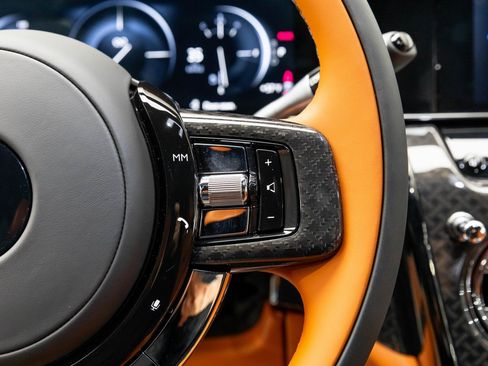 New 2026 Rolls-Royce Cullinan Black Badge image 21