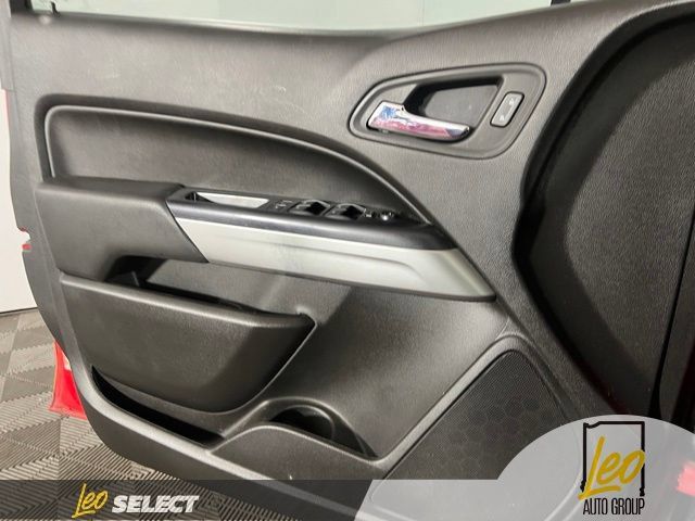 Used 2017 Chevrolet Colorado LT w/ Luxury Package, Chrome AWD/4WD image 18