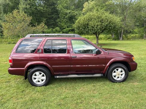 Used 2002 Nissan Pathfinder SE AWD/4WD image 25