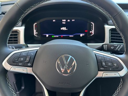 Used 2022 Volkswagen Atlas SE w/ Panoramic Sunroof Package AWD/4WD image 24