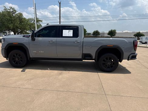 Used 2025 GMC Sierra 2500 AT4 w/ AT4 Premium Plus Package AWD/4WD image 4