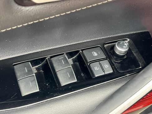 Used 2019 Toyota Corolla XSE image 13